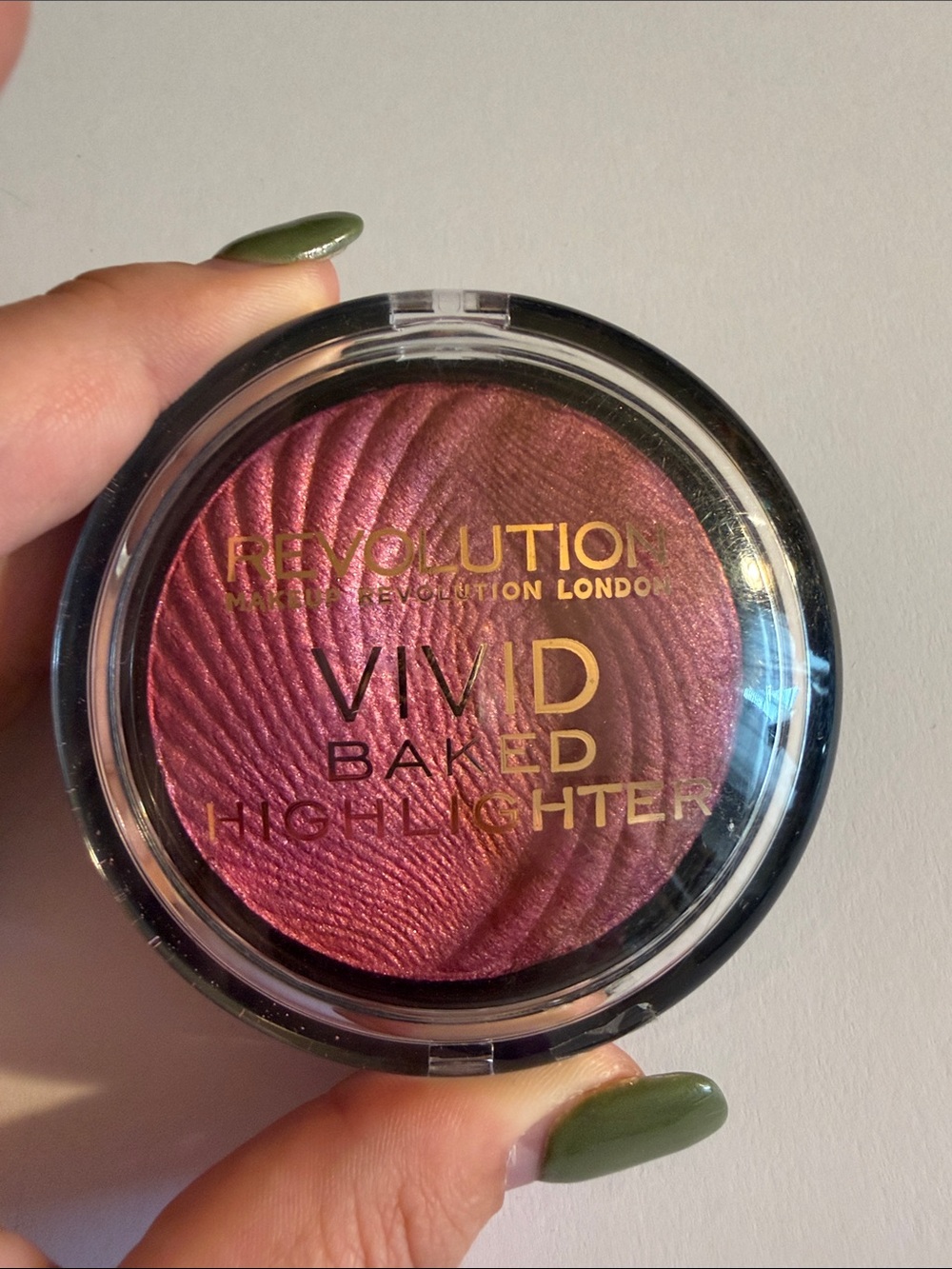 Revolution Vivid Baked Highlighter - Rose Gold Shimmer - Picture 2 of 3